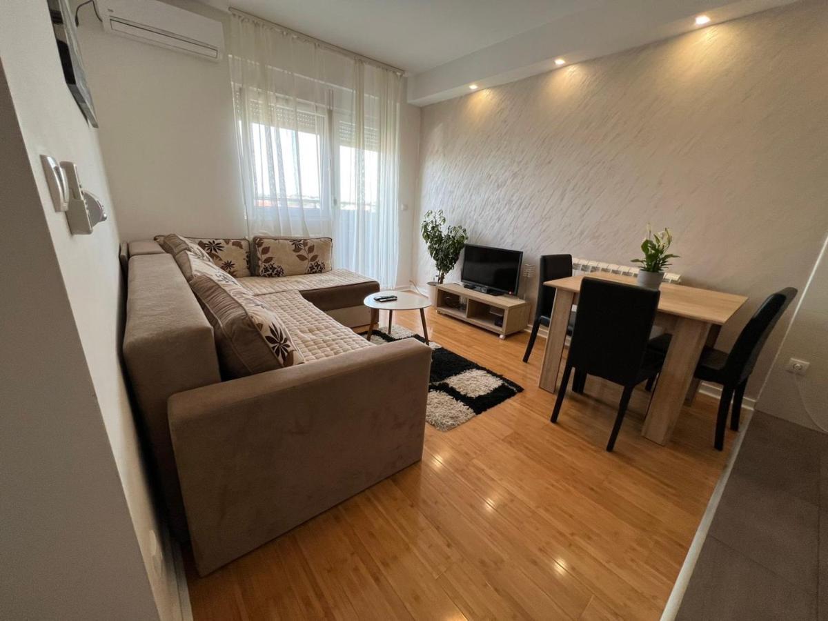 Delete 4 Apartment เบลเกรด ภายนอก รูปภาพ